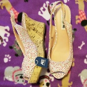 New American Eagle Wedge Shoes